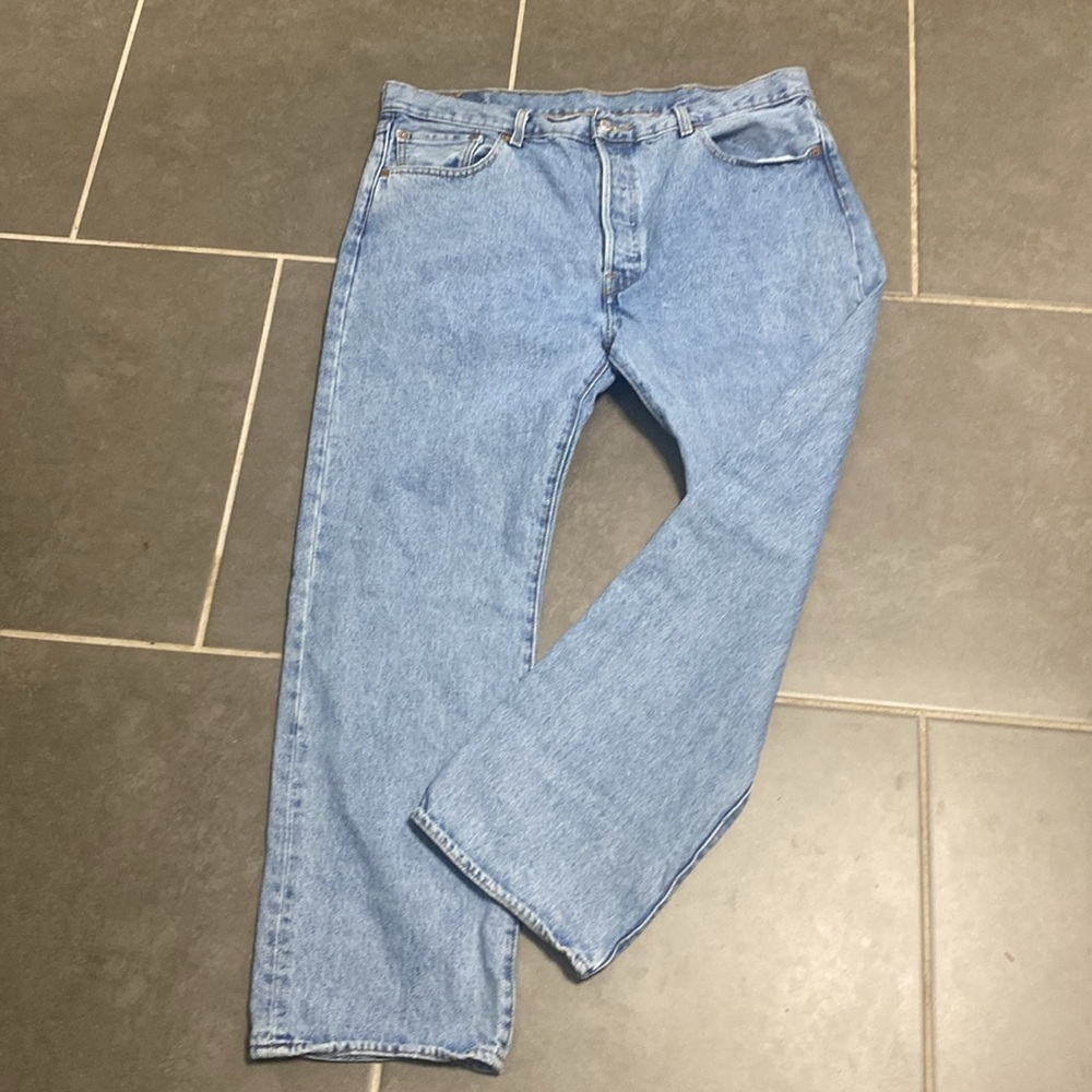 Levi’s 501 button fly jeans. 38x30 - Picture 4 of 5